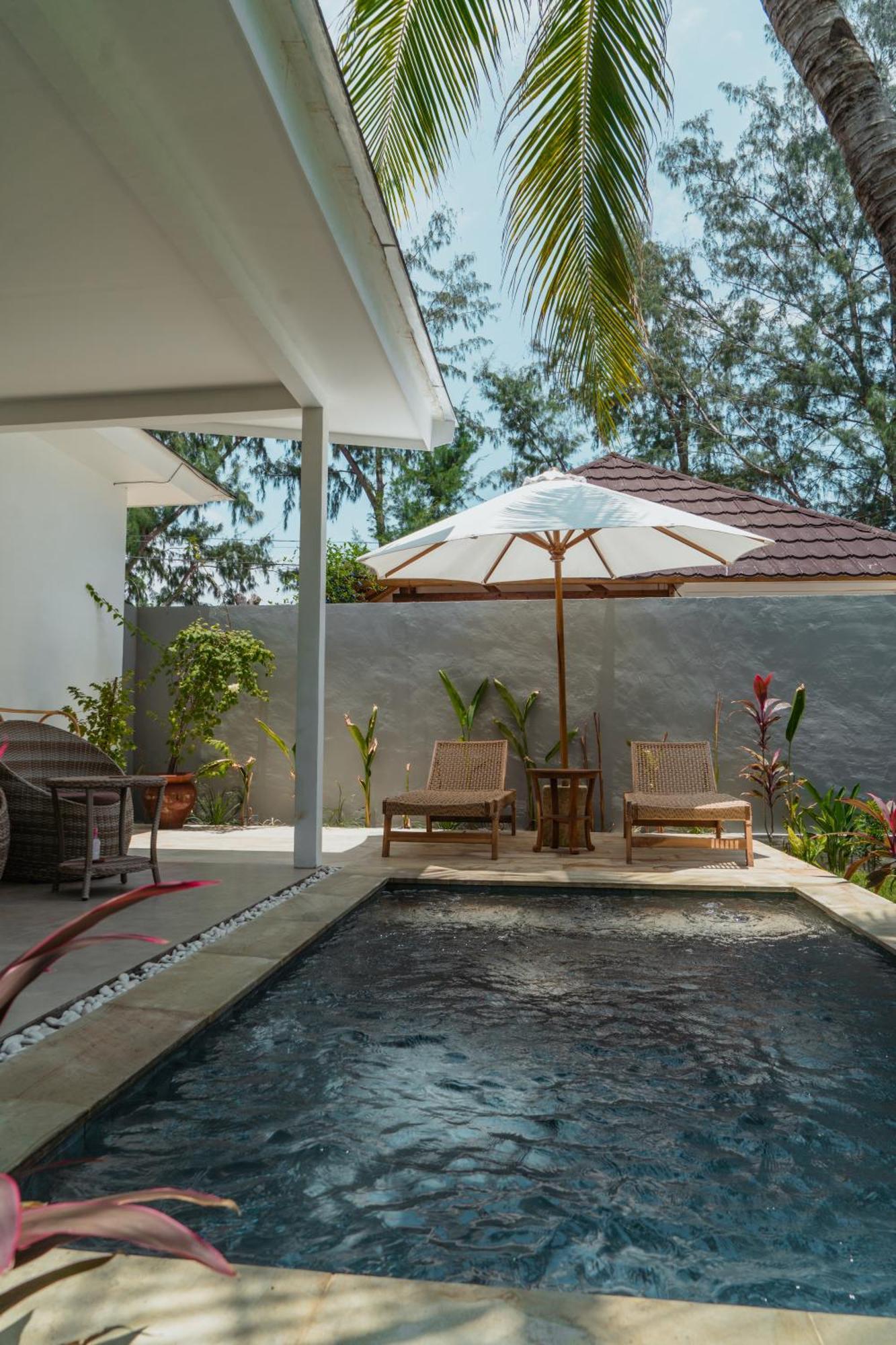 Sunscape Villa - Beachfront And Private Pool Гілі-Аїр Екстер'єр фото