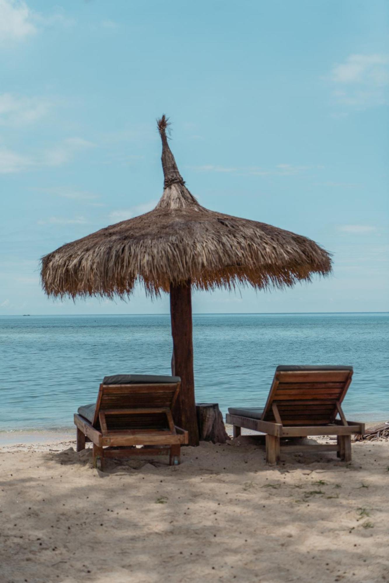 Sunscape Villa - Beachfront And Private Pool Гілі-Аїр Екстер'єр фото
