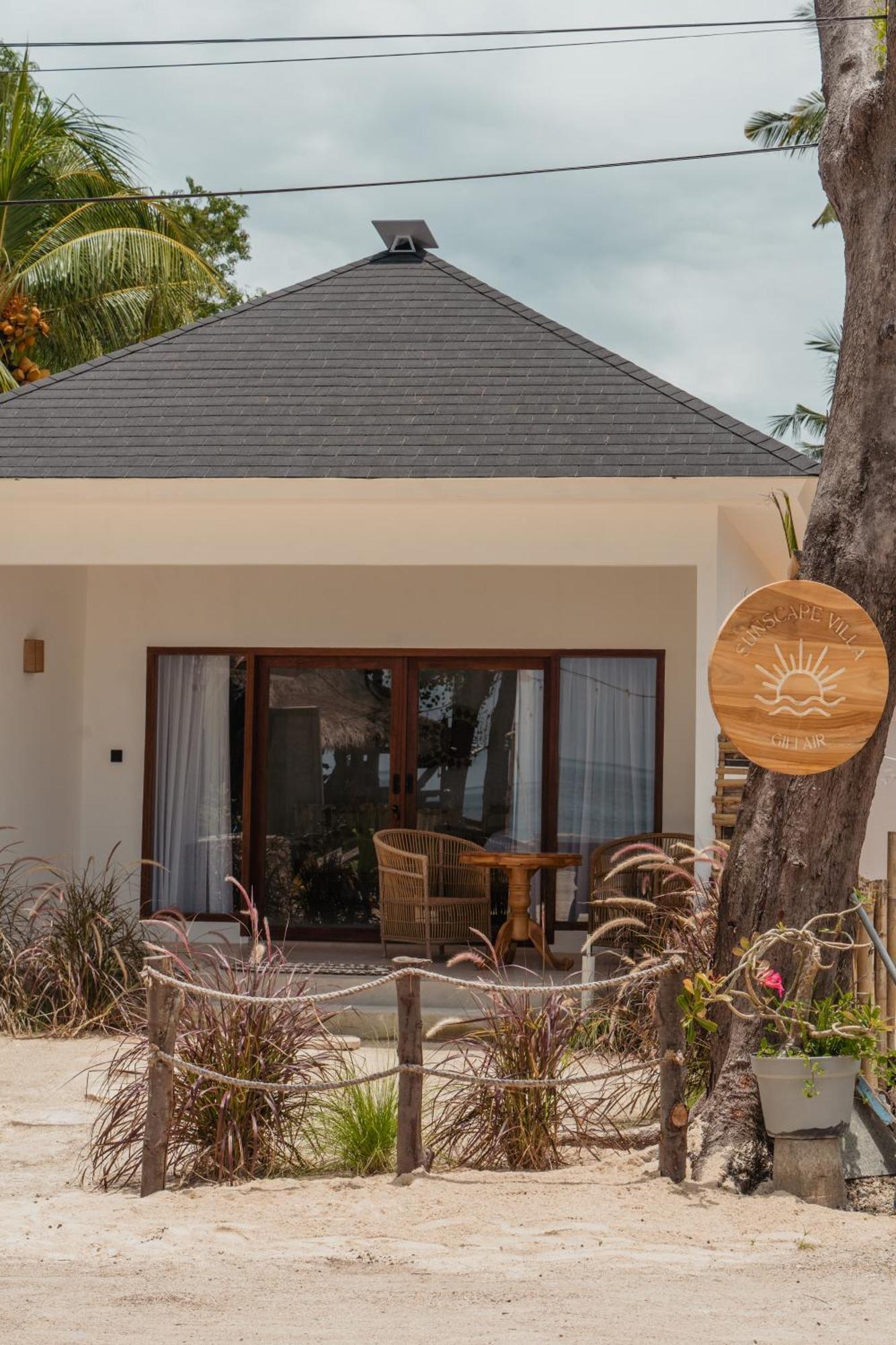 Sunscape Villa - Beachfront And Private Pool Гілі-Аїр Екстер'єр фото
