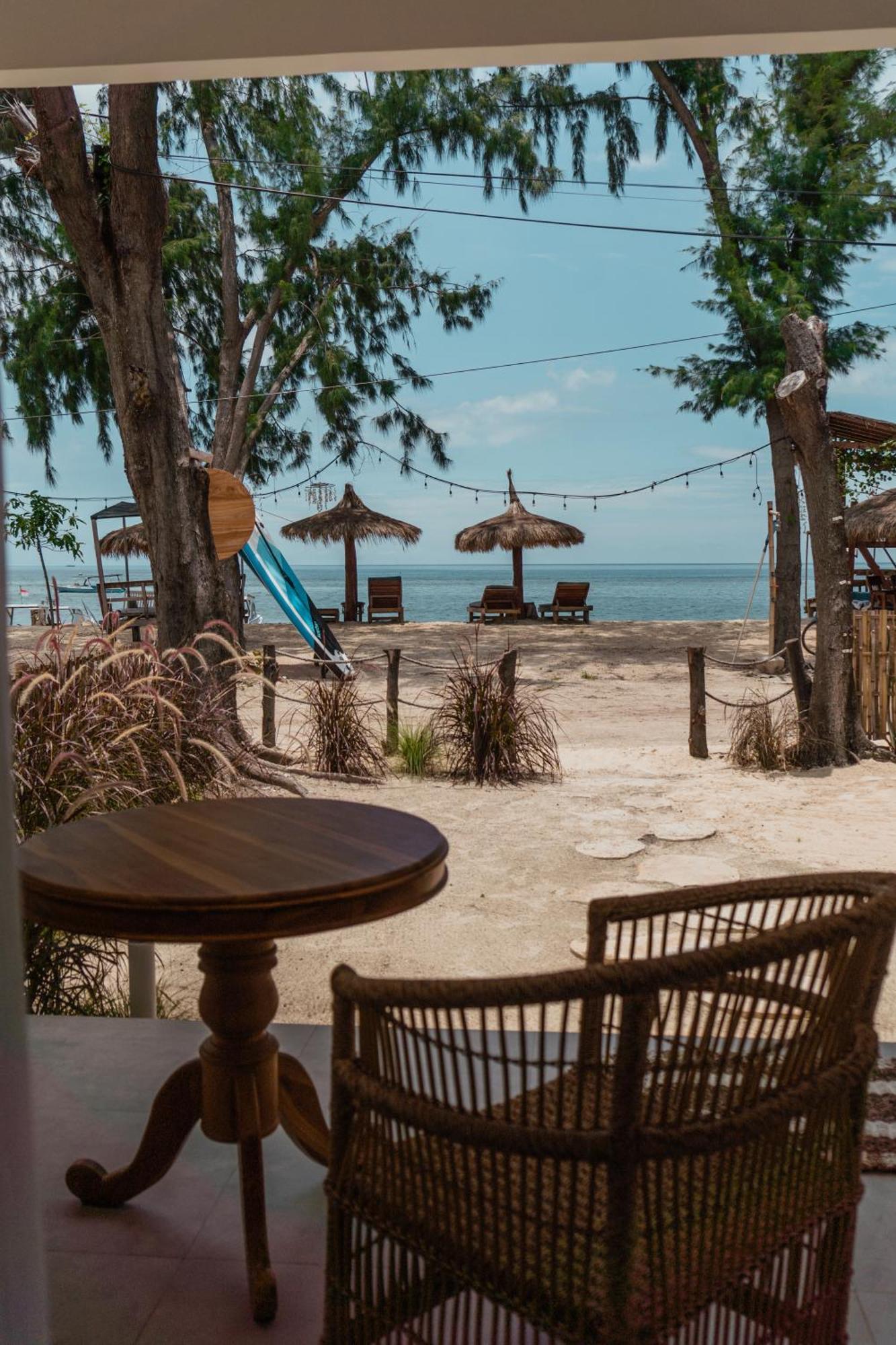 Sunscape Villa - Beachfront And Private Pool Гілі-Аїр Екстер'єр фото
